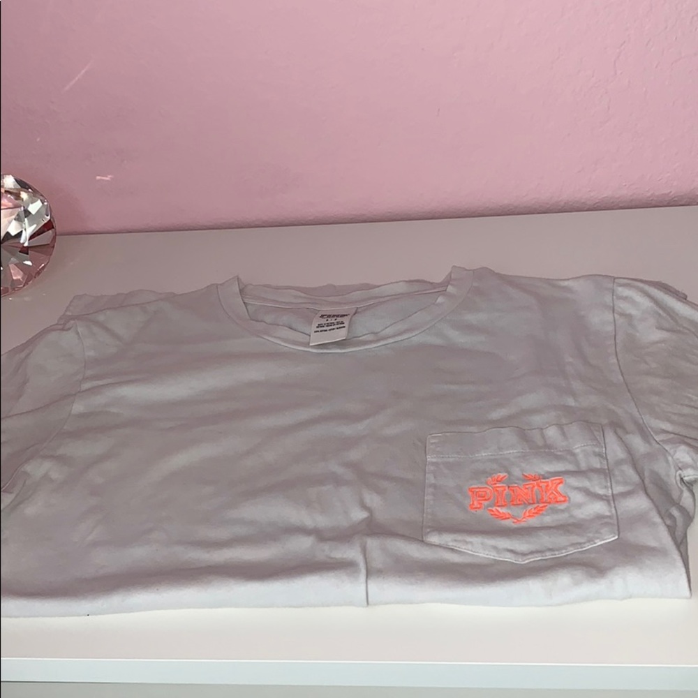 VS pink basic tee